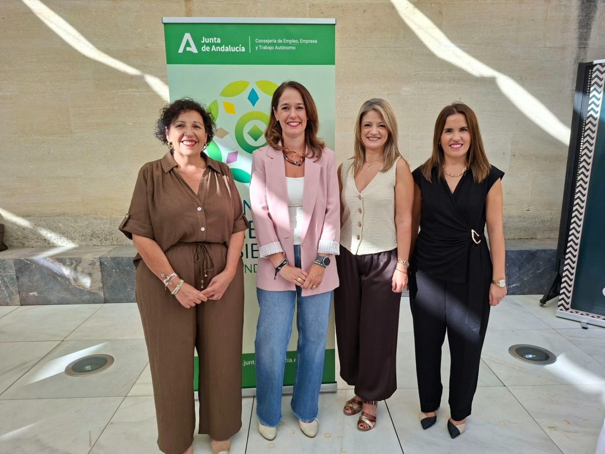 Imagen La Asociación de Comerciantes de Priego de Córdoba, galardonada por su apoyo a la cooperación empresarial en el comercio andaluz